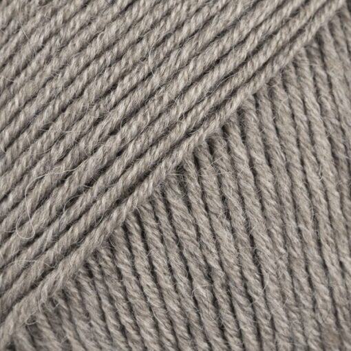 Baby Merino 57  hallikasbeež mix